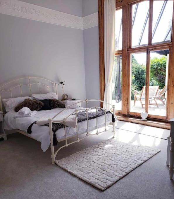 3 Bedroom 3 Bathroom Ground Floor Condo With Veranda Райгейт Екстериор снимка